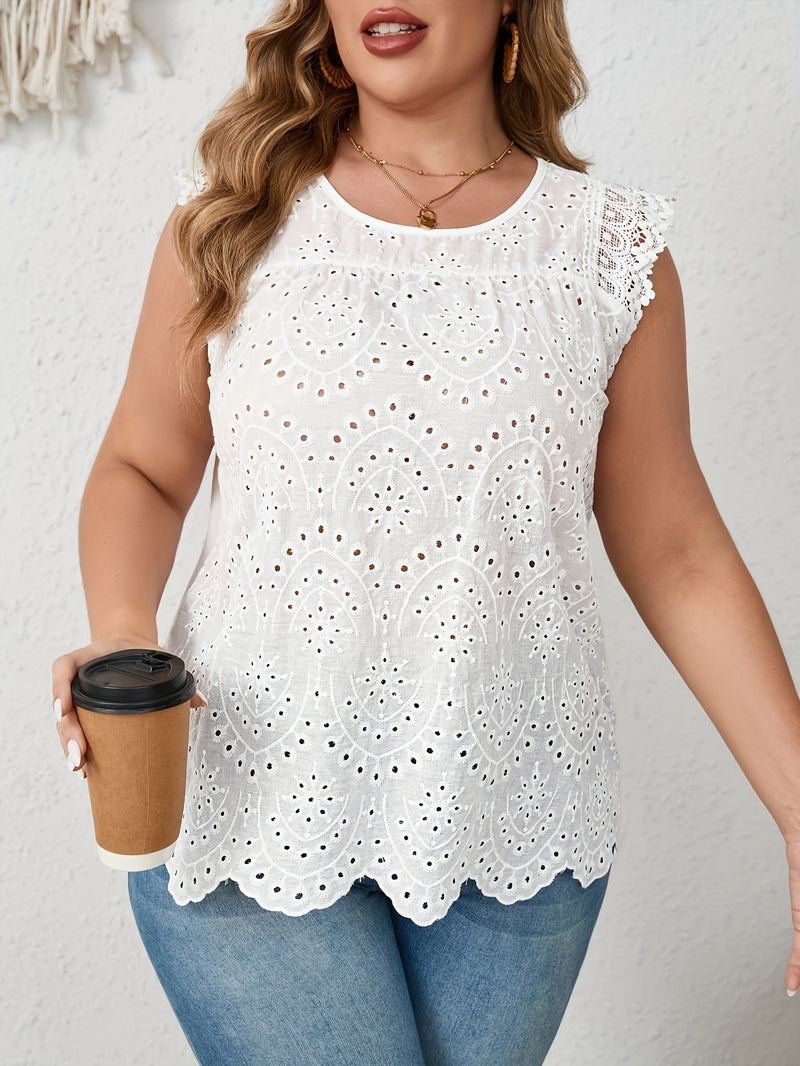 Camiseta Plus Size com Costura de Renda e Bordado de Ilhós – Sofisticação para o Dia a Dia